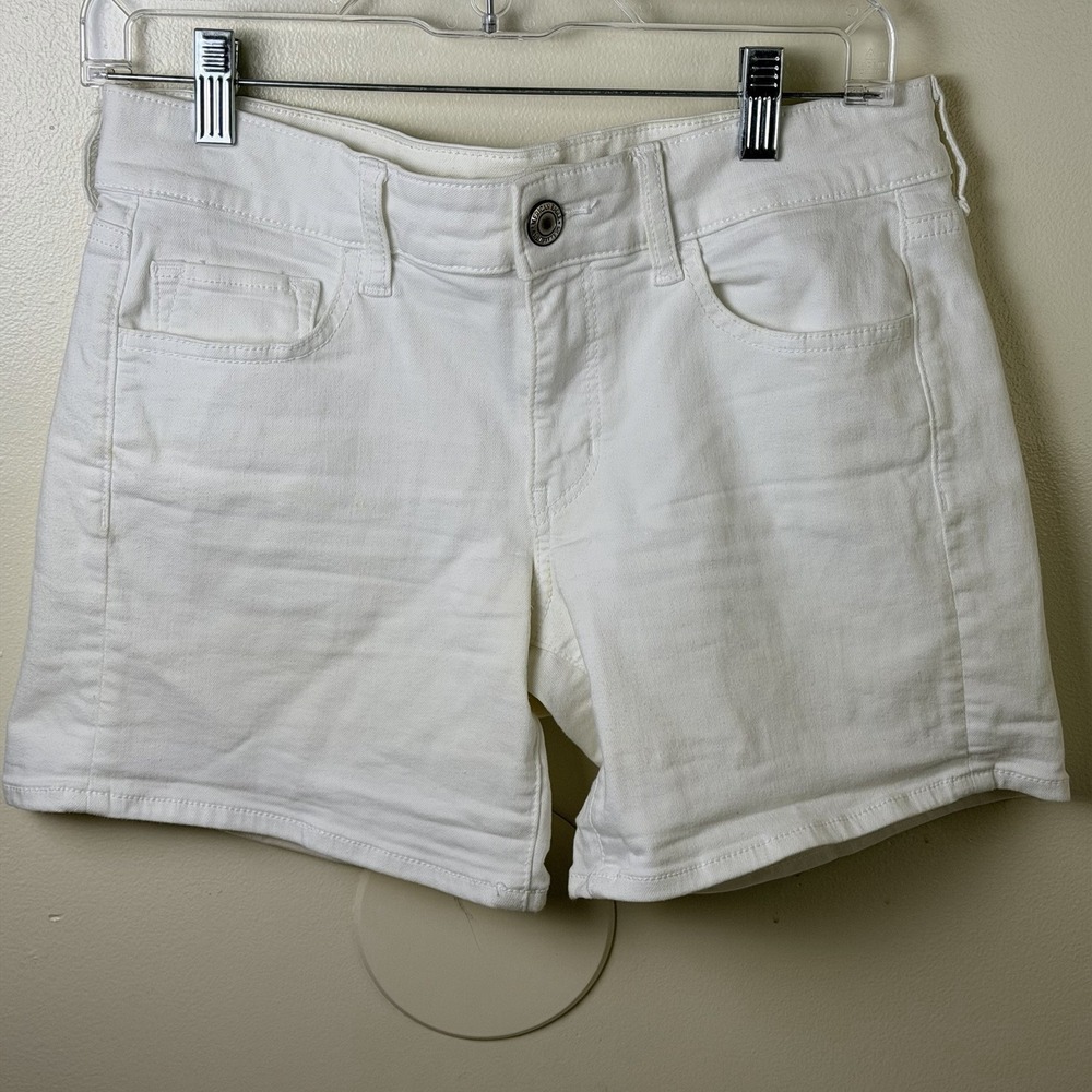American Eagle Super Stretch Shorts Womens 8 White Denim Vacation Neutral Travel